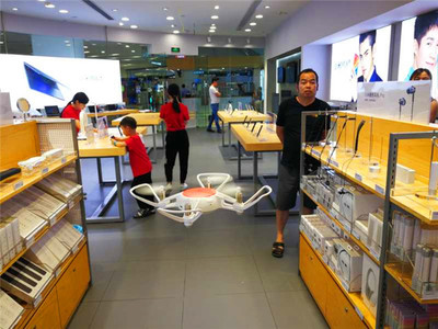 張家界中商購物廣場(chǎng)小米之家新零售體驗(yàn)店6月9日盛大開業(yè)，引領(lǐng)智慧消費(fèi)新潮流